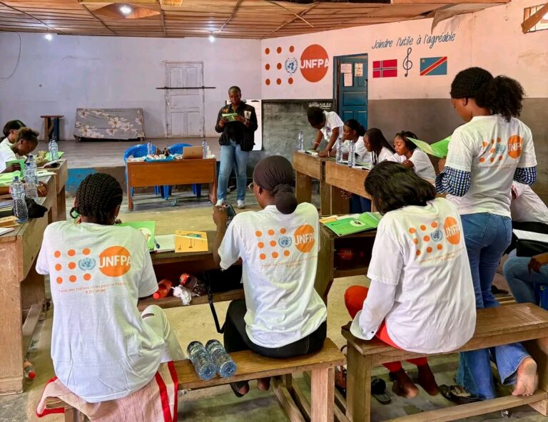 Kongo central : des adolescentes formées en santé sexuelle et reproductive à Boma