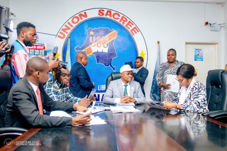 RDC : la ministre Acacia Bandubola Mbongo signe la Charte de l’Union Sacrée de la Nation