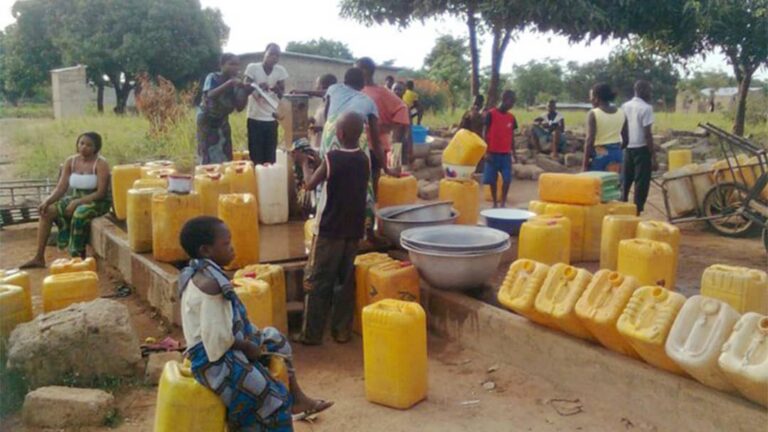 Kasaï Oriental : pénurie d’eau à Mbujimayi, 1 bidon se vend à 1500fc