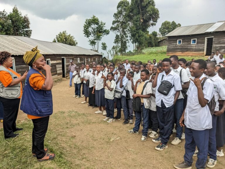 Nord-Kivu : plus de 400 élèves l’institut Kiluku, à Kionde sensibilisés sur les violences numériques