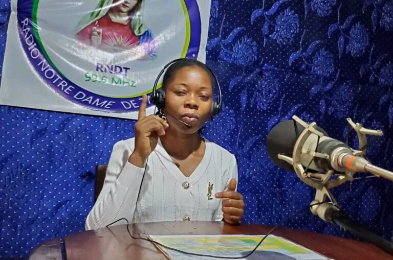 Sud-Kivu : la journaliste Sifa Munyaka primée pour son engagement en faveur du genre et de la paix à Uvira