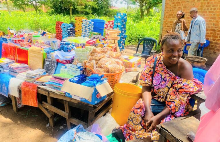 Découverte : Nicole Imina, la vendeuse qui a bâti son indépendance grâce à un étalage au campus de l’UNILU