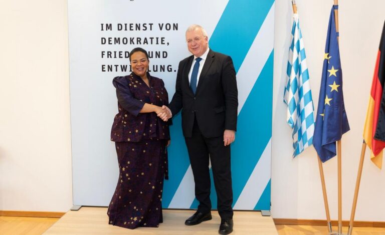 Munich : la ministre Thérèse Kayikwamba renforce le dialogue avec la Fondation Hanns Seidel sur la stabilité et la gouvernance en RDC