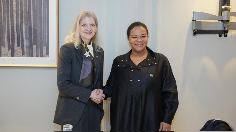 Diplomatie : Thérèse Kayikwamba échange avec Allison Hooker sur la situation sécuritaire en RDC et dans les Grands Lacs