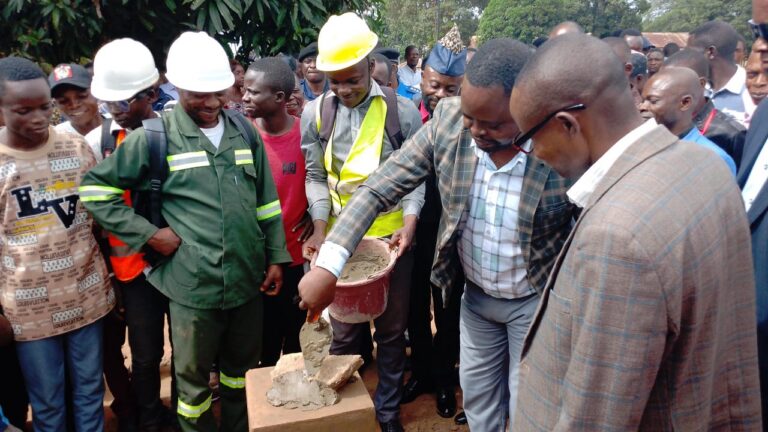Modernisation des médias à Kabinda : la Radiotélévision Nationale Congolaise recevra un nouveau bâtiment grâce à la Fondation Dieudonné Nkishi