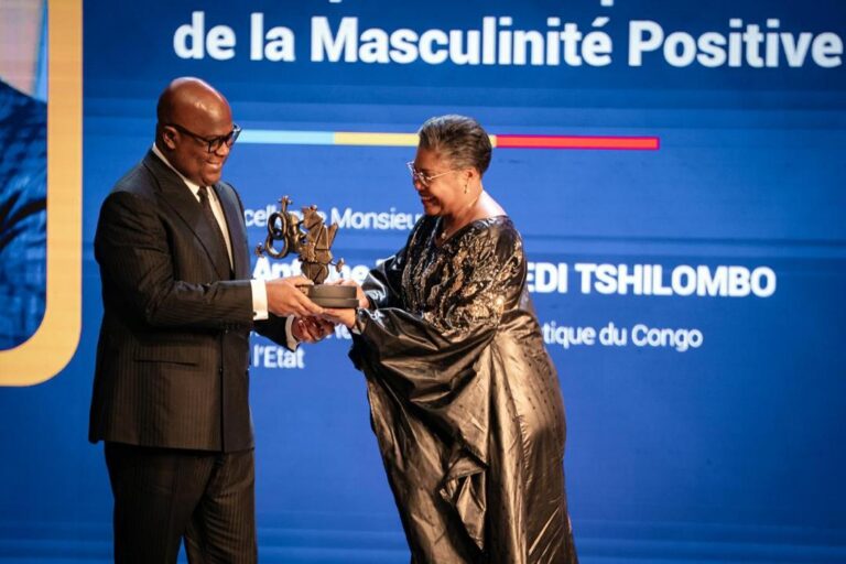 Égalité des genres : Judith Suminwa remet le trophée de la masculinité positive à Félix Tshisekedi