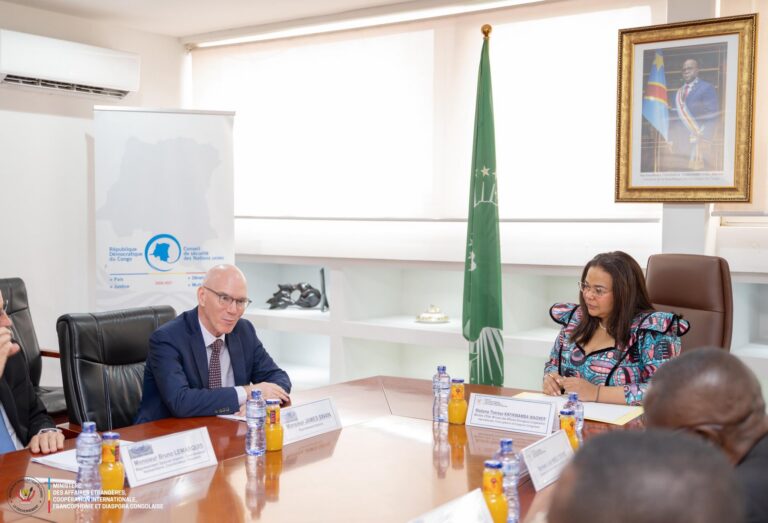 RDC : la ministre Thérèse Kayikwamba échange avec le nouveau chef de la MONUSCO les questions humanitaires et sécuritaires